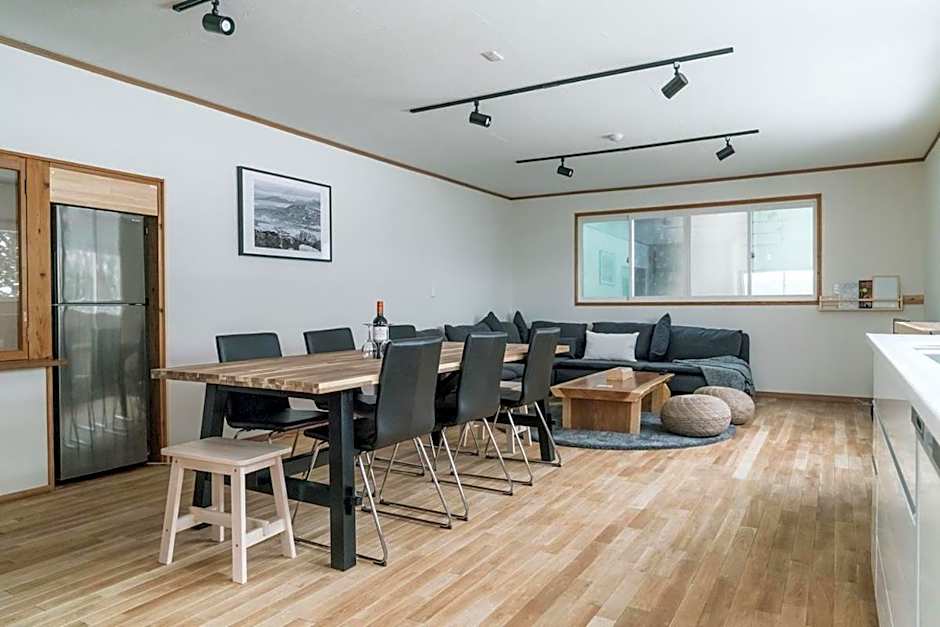 Nozawa Gondola Apartments