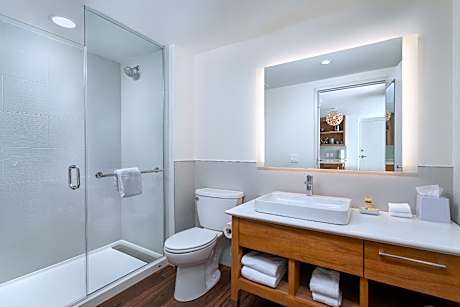 Studio Commons Connector, Guest room, 1 King