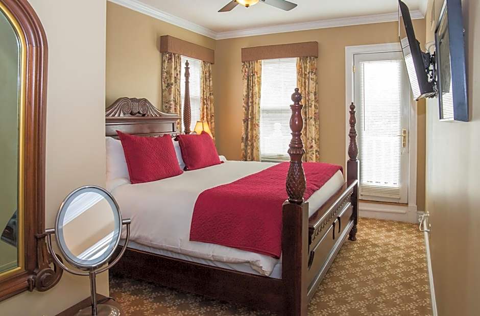 Almondy Inn Bed & Breakfast