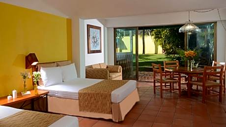 Double Room with Two Double Beds with Garden View