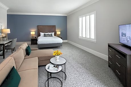 Studio King Size Bed