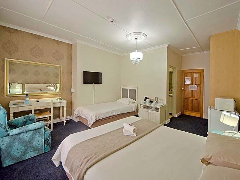 The Russel Hotel