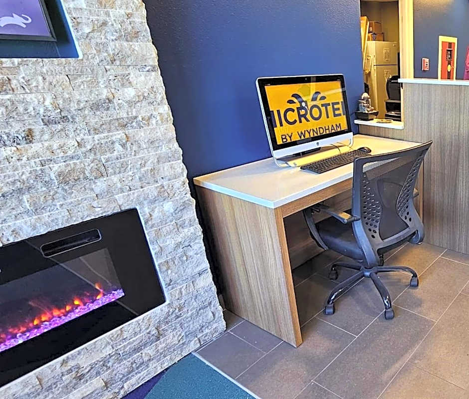 Microtel Inn & Suites by Wyndham Tulsa  Catoosa/Route 66