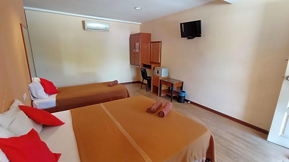 Straits Settlement Inn