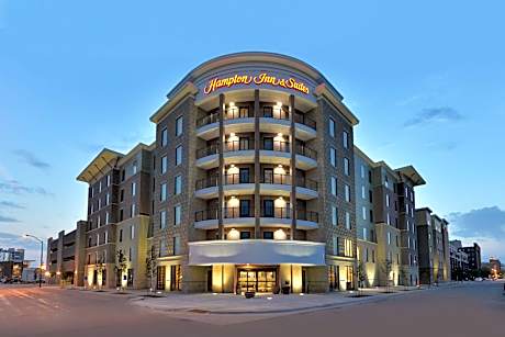Hampton Inn By Hilton & Suites Des Moines Downtown