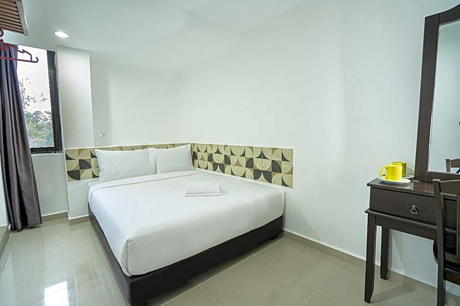 Grand Bagan Hotel