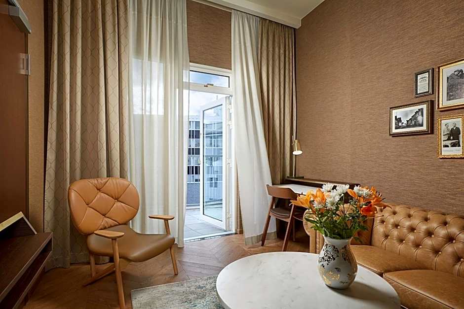 Reykjavik Consulate Hotel, Curio Collection by Hilton