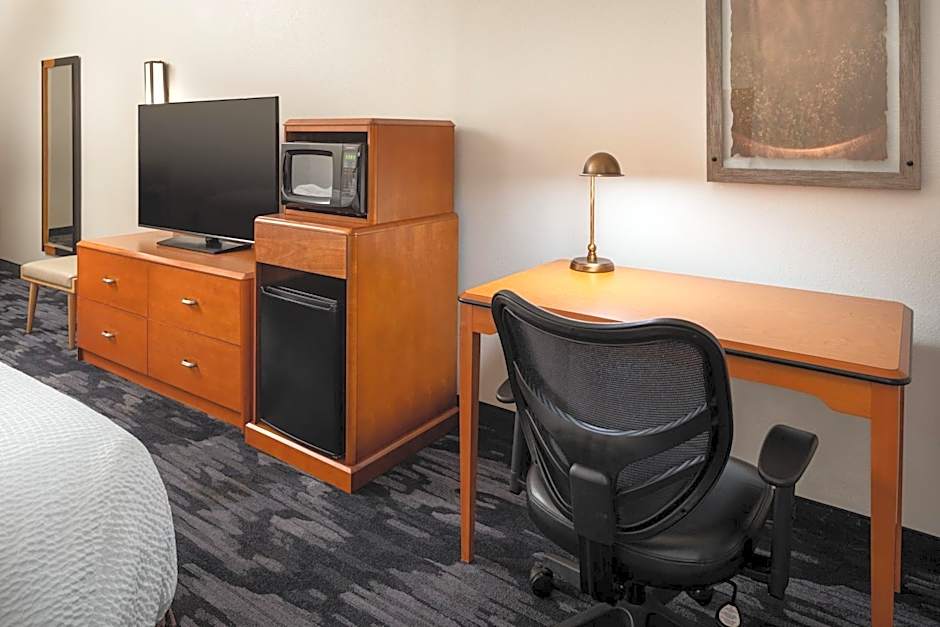 Fairfield Inn & Suites by Marriott Visalia Tulare
