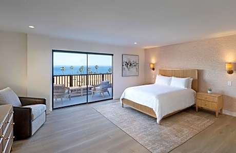 All New Terrace Ocean View King (Stair Access Only)