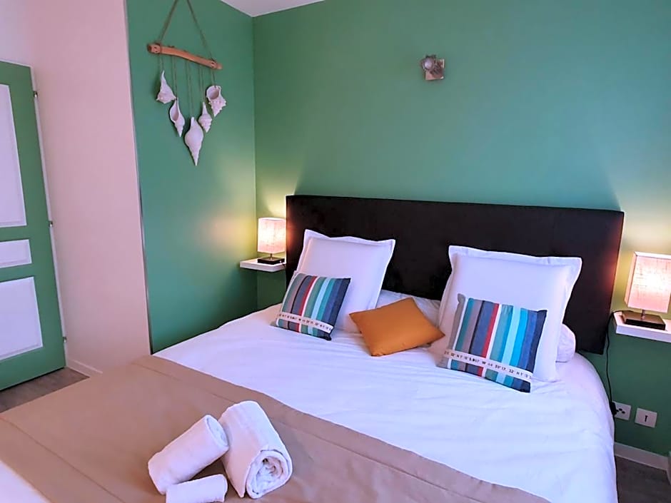 LA MARINA-Center-Parking-StationtoParis