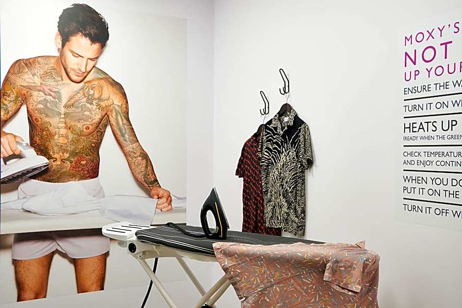 Moxy Amsterdam Schiphol Airport