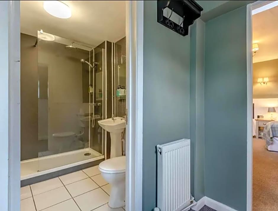 Curly Tail Accommodation