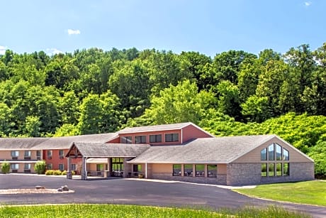 AmericInn by Wyndham West Salem