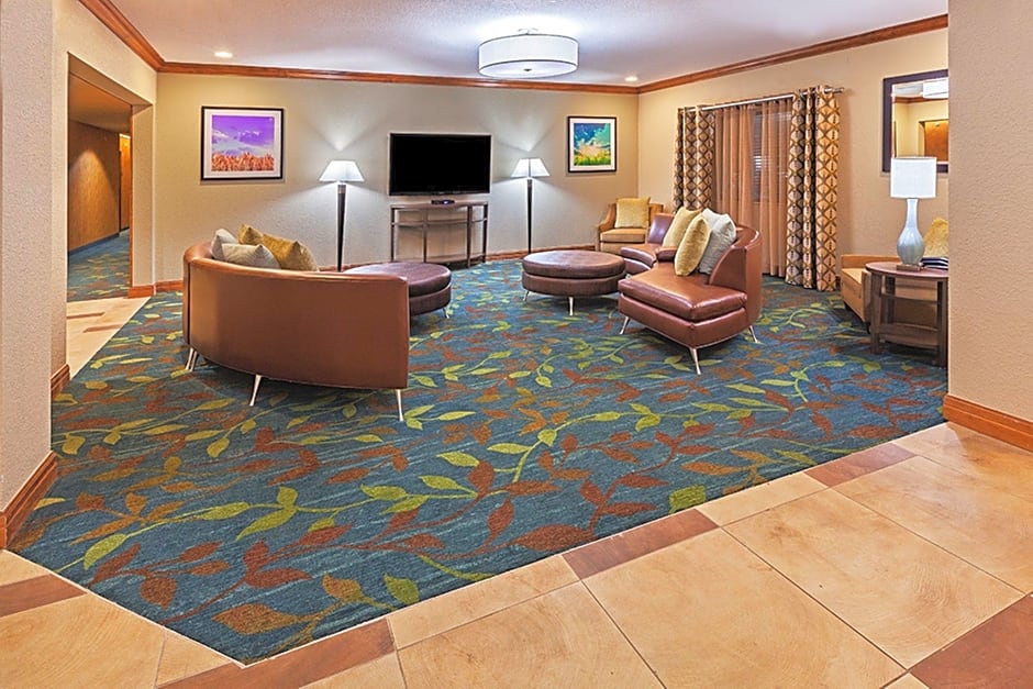 Candlewood Suites Tulsa