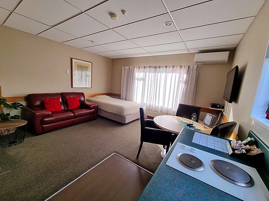 Amross Court Motor Lodge