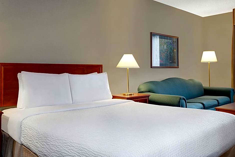 Days Inn by Wyndham Whitecourt