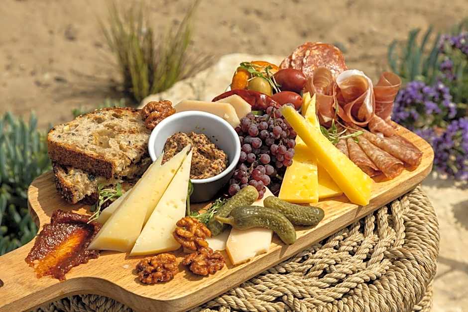 Monterey Beach Hotel, a Tribute Portfolio Hotel