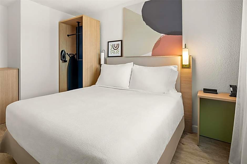 Spark by Hilton Eden Prairie