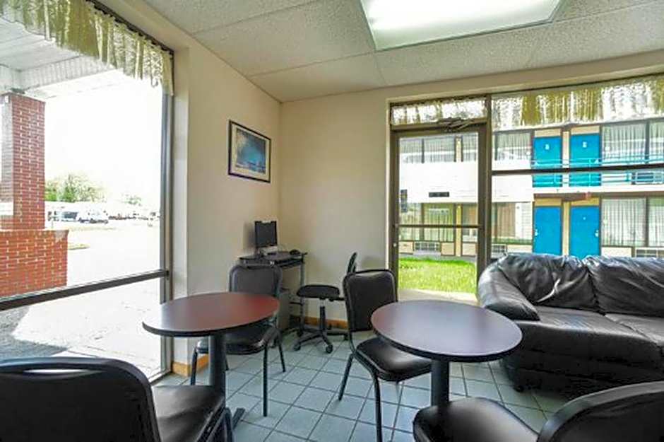 Loyalty Inn Maryville