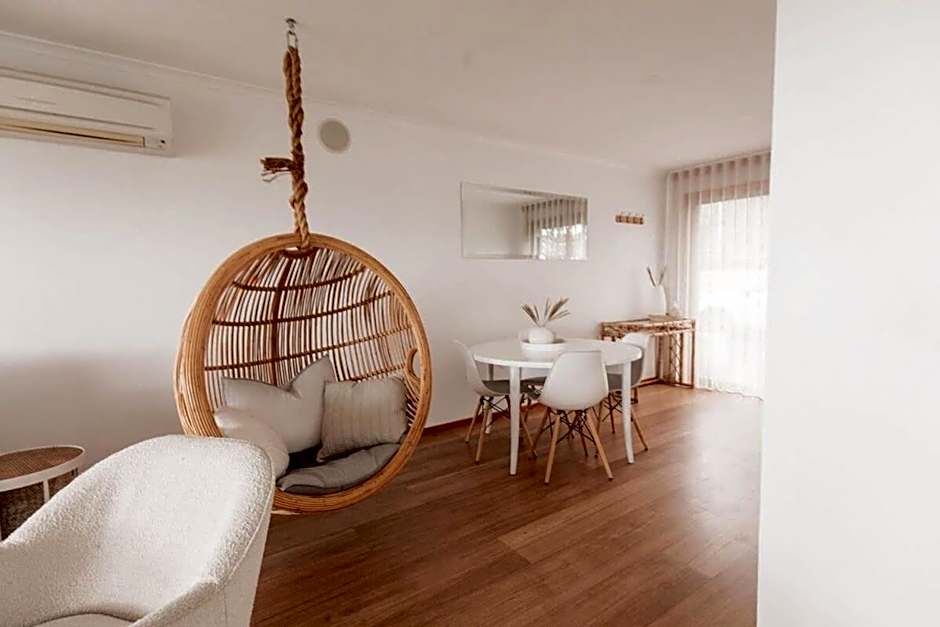 Seagrass Coastal Retreat with direct beach access