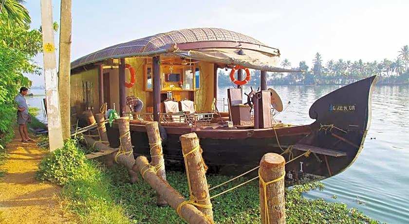 Sreekrishna Houseboat C/o Sreekrishna ayurveda Panchakarma Centre                               