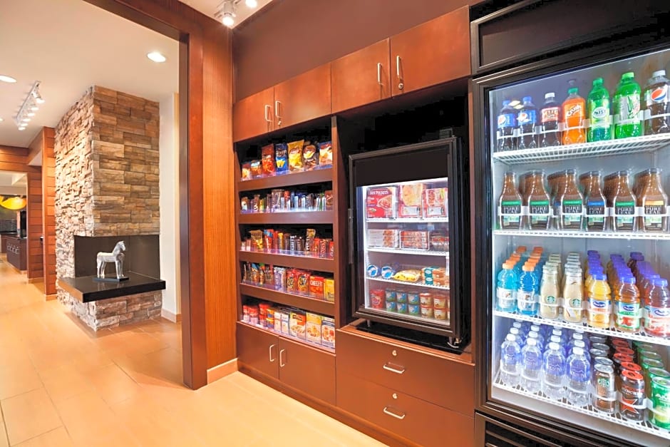 Fairfield Inn & Suites Lansing West