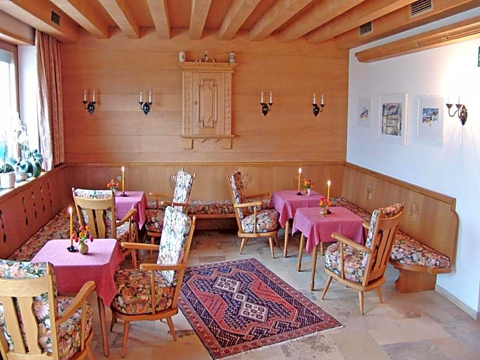 Pension Apartments Pardell