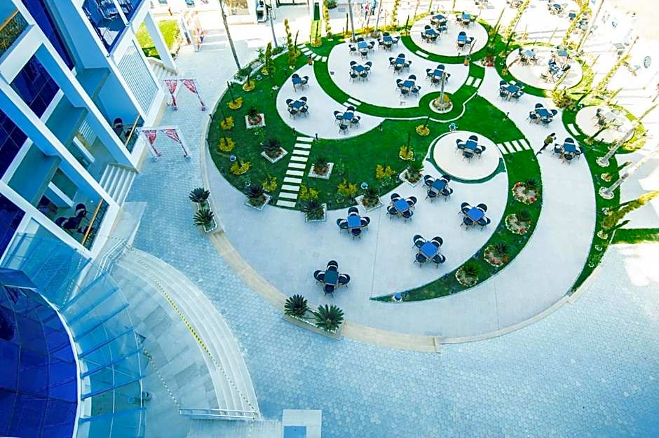 Lamar Azur Hotel
