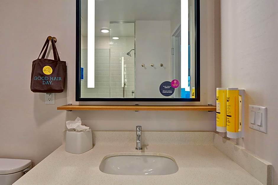 Tru By Hilton St. Petersburg Downtown Central Ave, FL