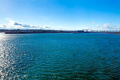 Deluxe, Guest room, 1 King, Sofa bed, Water view