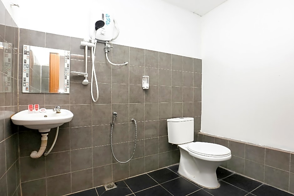 OYO 717 Mr J Hotel Wakaf Che Yeh 2