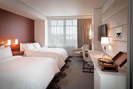Queen Room with Two Queen Beds - Hearing Accessible
