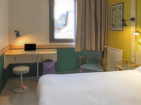 Chambre POP avec 2 lits simples