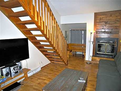 Fox Pine Lodge 3 Bed 3 Bath