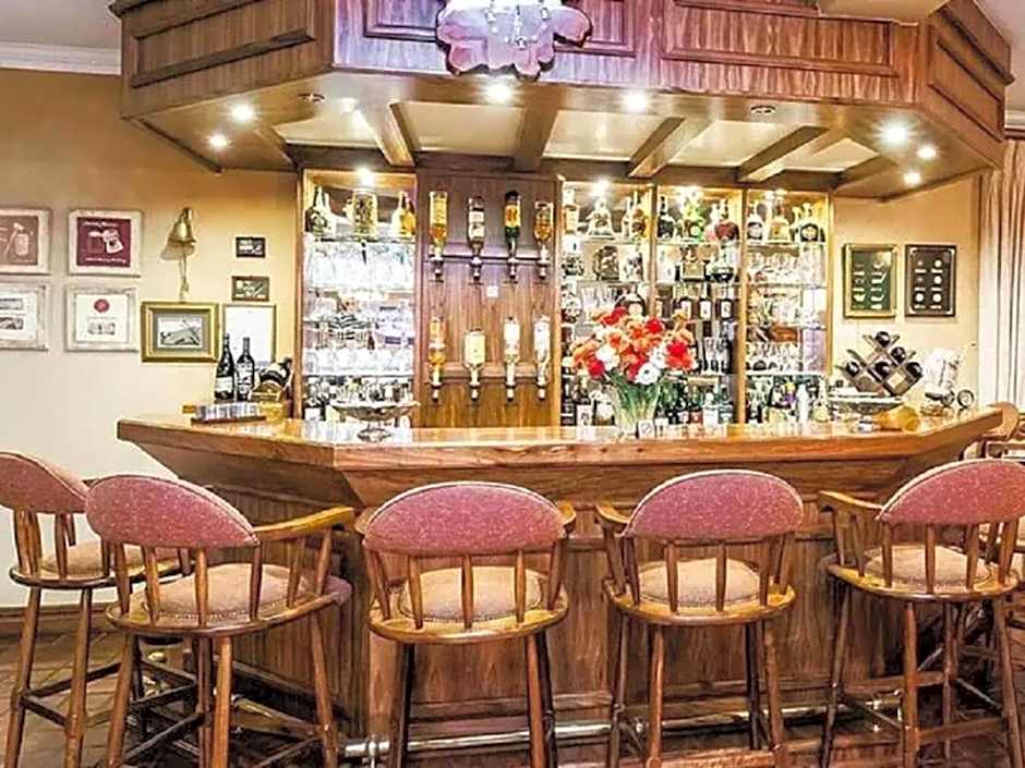 The Woodpecker Inn