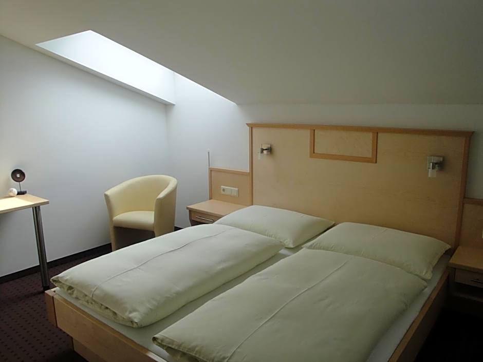 Pension Dorfplatzl – Fusch an der Grossglocknerstrasse, MN