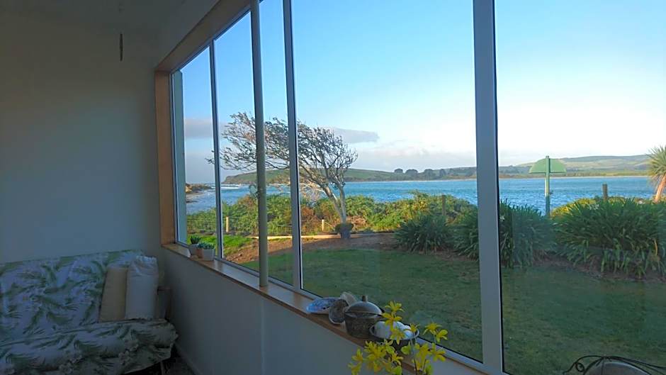 Surat Bay Lodge by the Sea/Backpackers Hostel