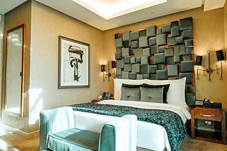 Sky Diplomatic Suite