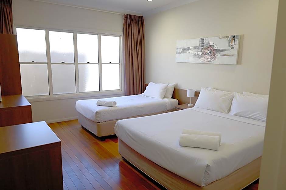 The Australian Hotel Motel