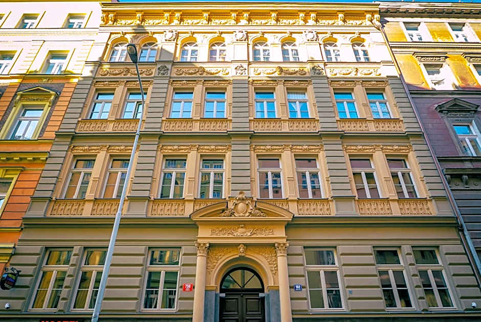 Clown and Bard Hostel