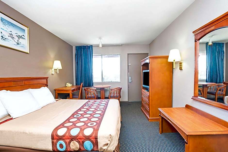 Super 8 by Wyndham Upland Ontario CA