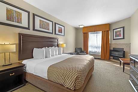 King Suite with Spa Bath - Non-Smoking