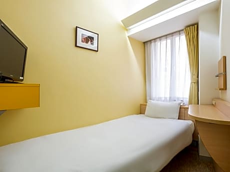 Standard Single Room B - Non-Smoking
