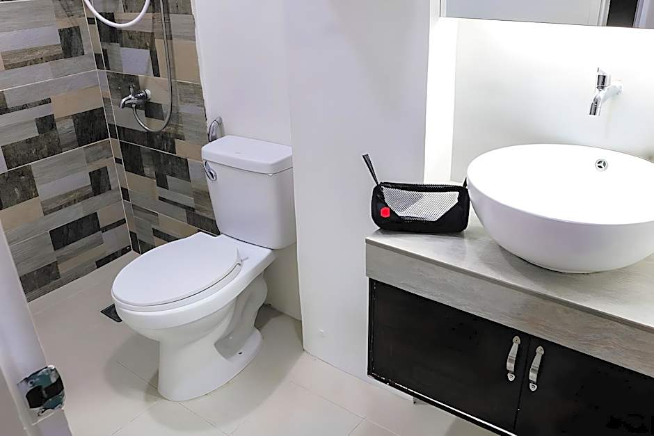 RedDoorz @ Junquera Extension Cebu