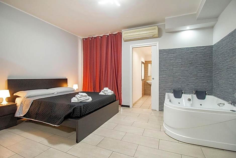 Royal Playa Suite and Apartament -private parking- self chek out