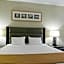 Holiday Inn Express Hotel & Suites Ottawa Airport By IHG