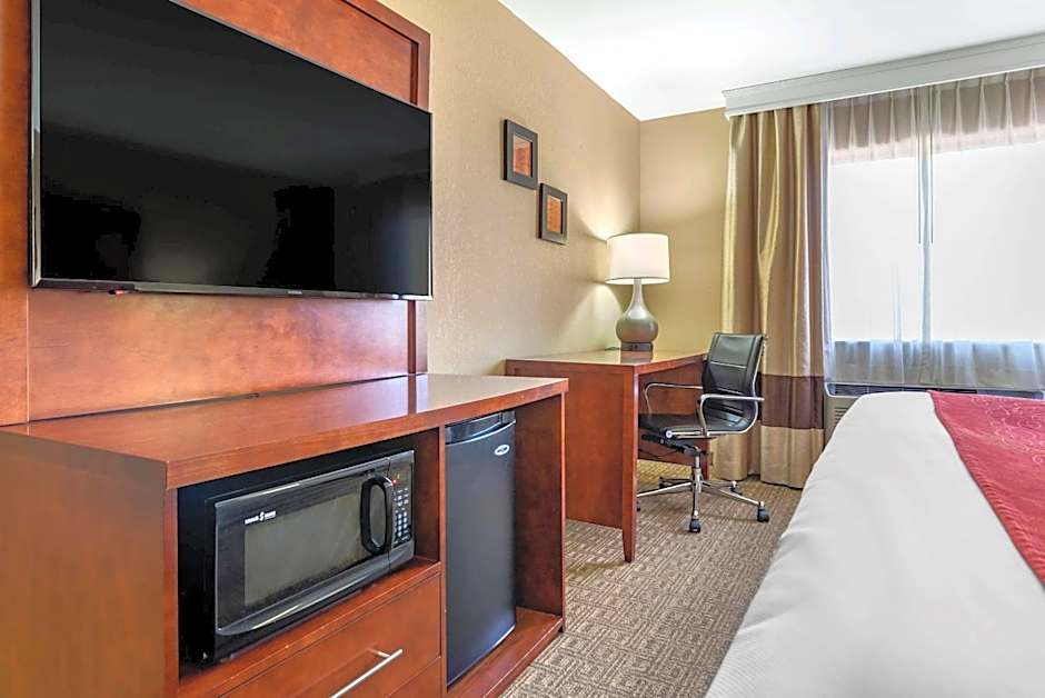 Comfort Inn & Suites Leeds I-20