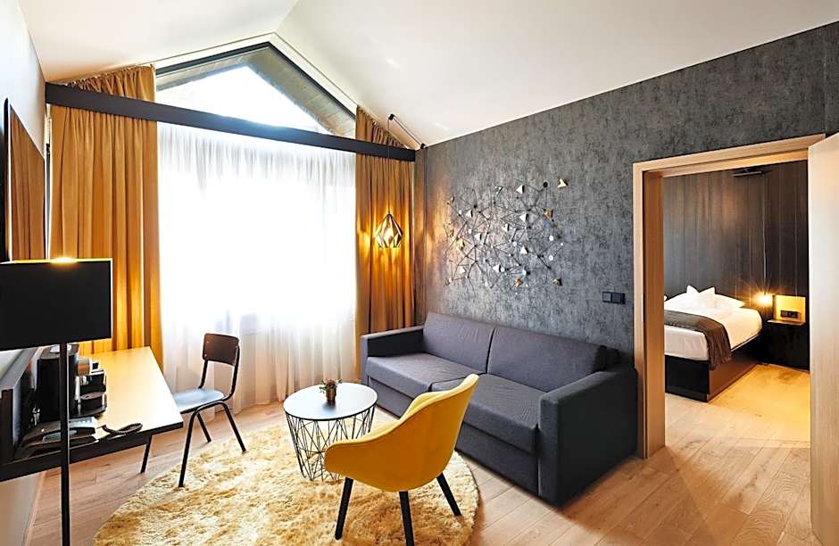 Hotel Zugbrücke Grenzau GmbH