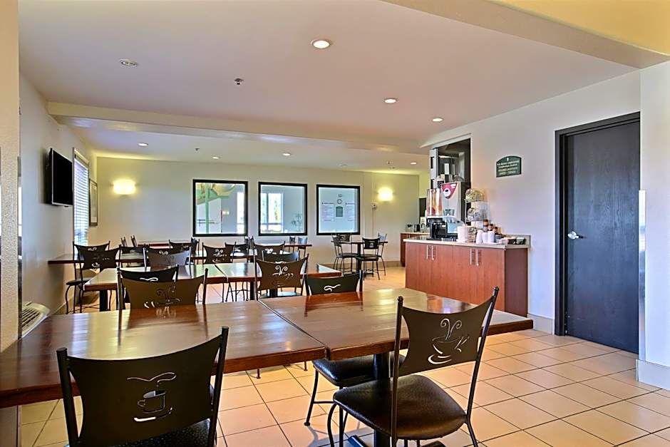 Super 8 by Wyndham Trois-Rivieres