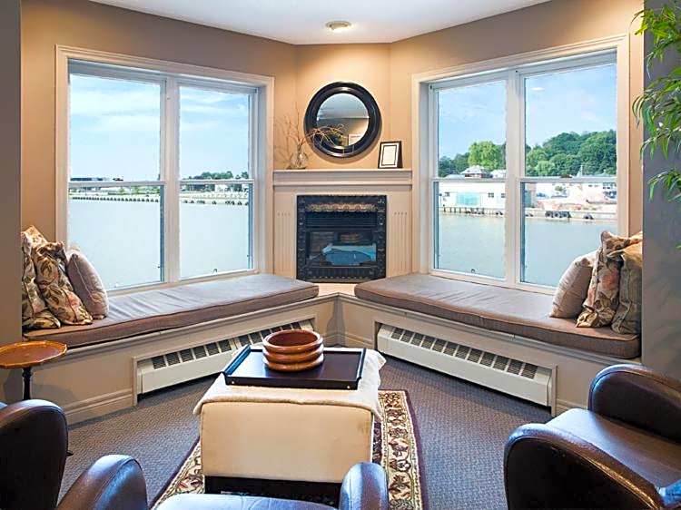 Inn on the Harbour and Telegraph House